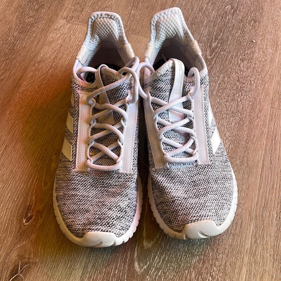 Adidas - Picture 1 of 4